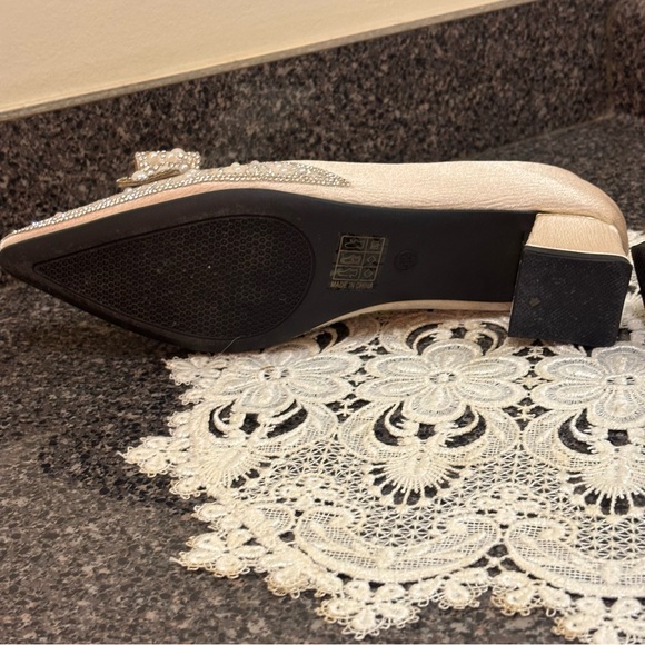 Amazon Beautiful Sparkly Shoes 10 - Picture 7 of 8